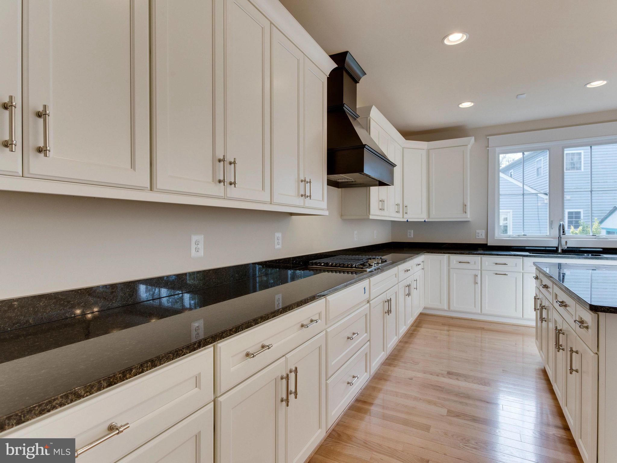 7331 Paxton Road Falls Church, VA 22043 - Photo 9 of 22 Kitchen