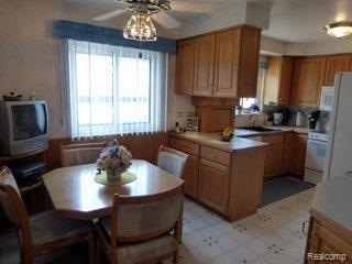 19421 Stephens Road Eastpointe, MI 48021 - Photo 2 of 25 P1000729RC.jpg