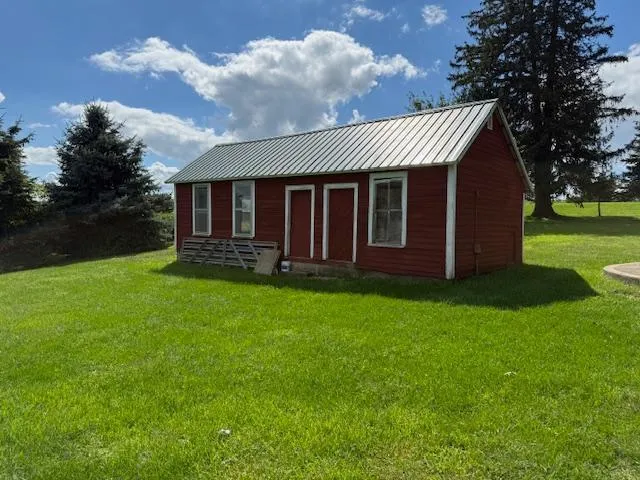 $299,900 | 18256 Highway 43, Mabel, MN 55954