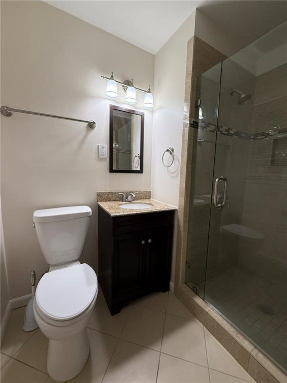 3085 Stantondale Drive Atlanta, GA 30341 - Photo 16 of 20 a bathroom with a toilet sink and shower