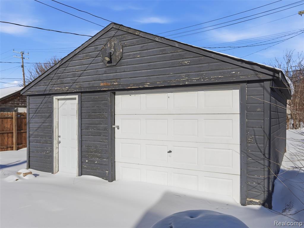 13985 Toepfer Road Warren, MI 48089 - Photo 4 of 12