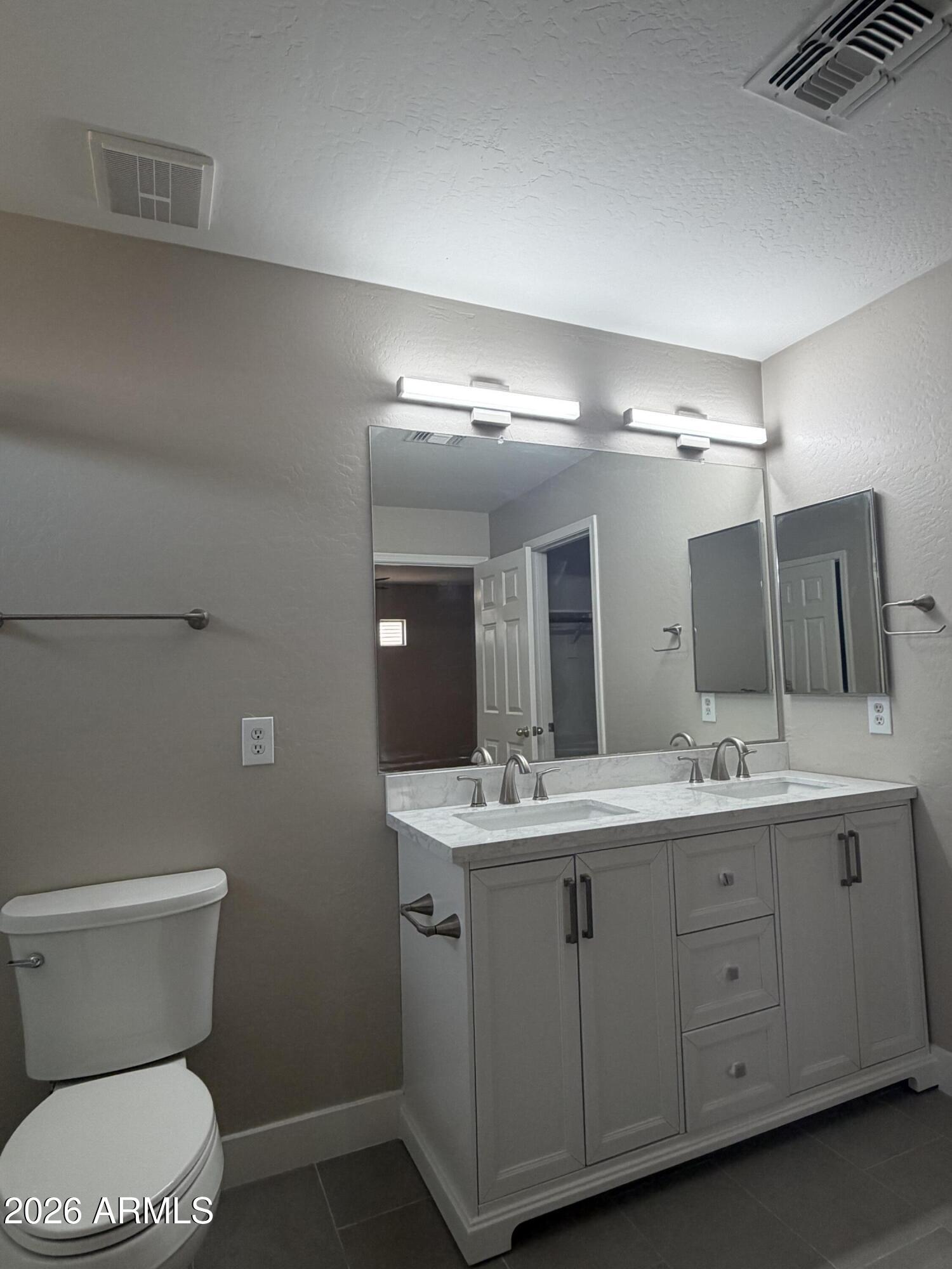 17737 West Hearn Road Surprise, AZ 85388 - Photo 6 of 12