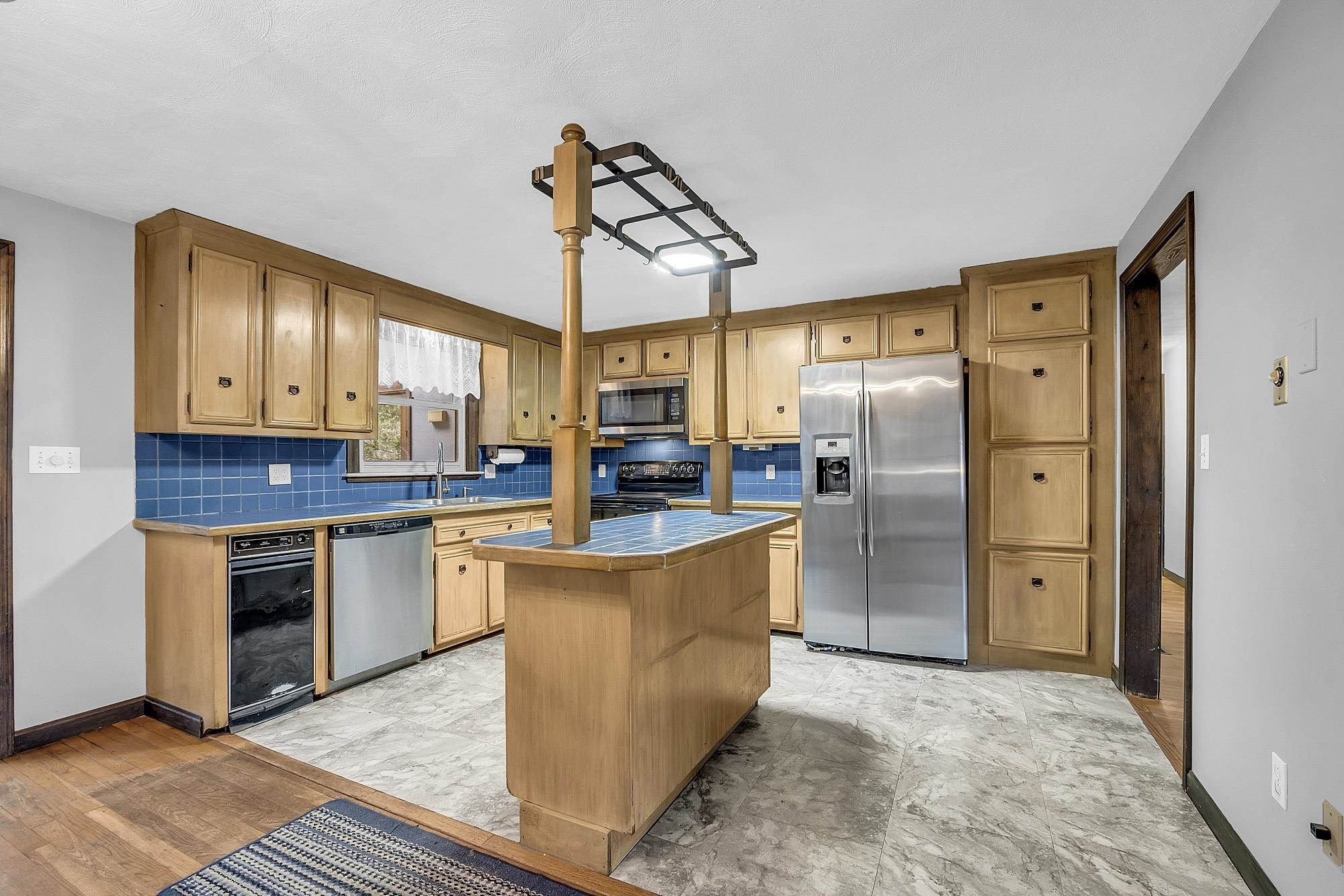 17 Brookview Drive Pelham, NH 03076 - Photo 15 of 48