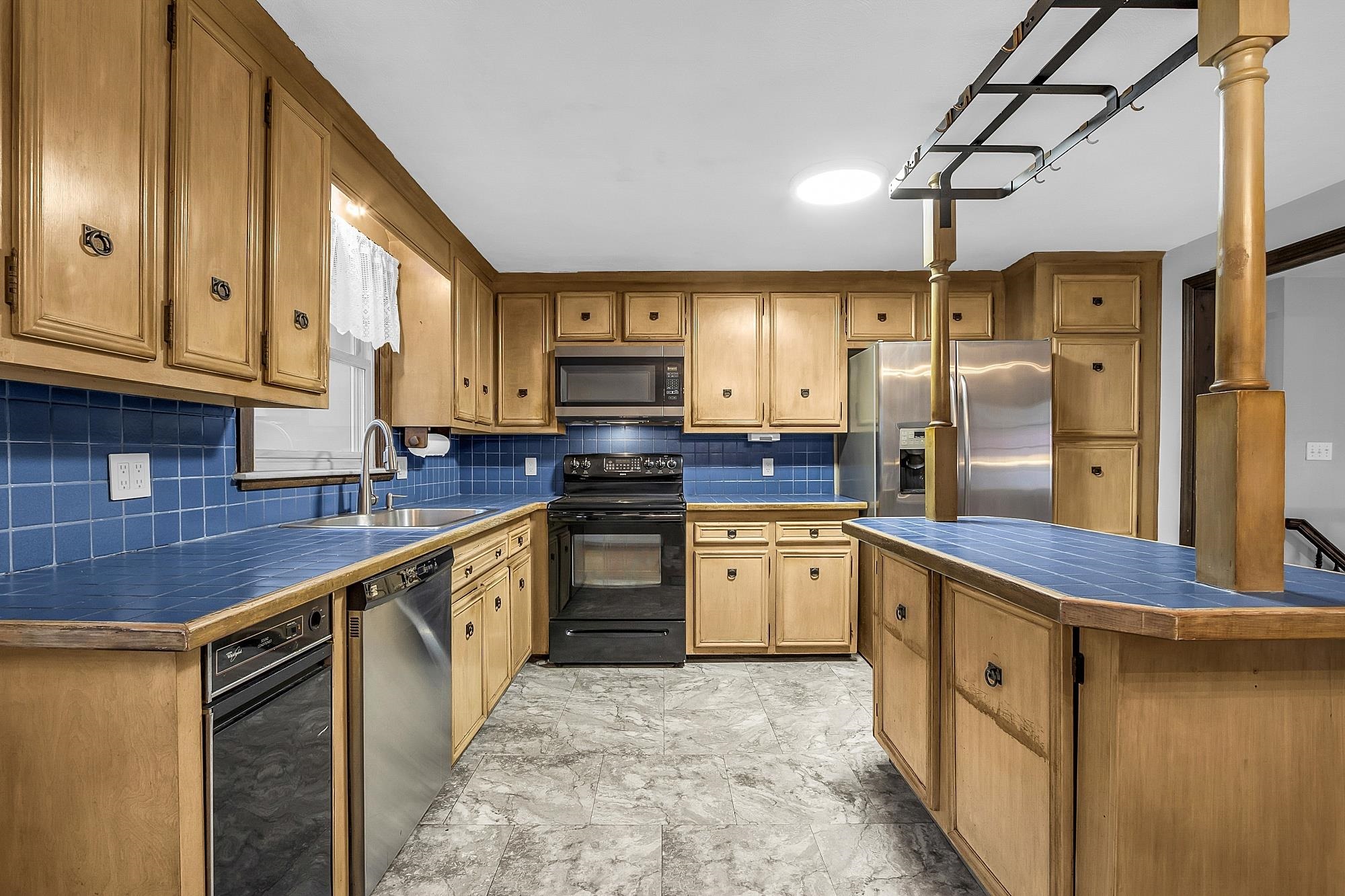 17 Brookview Drive Pelham, NH 03076 - Photo 16 of 48