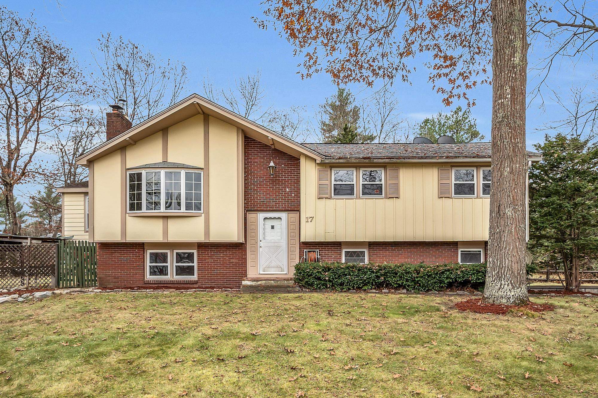 17 Brookview Drive Pelham, NH 03076 - Photo 2 of 48