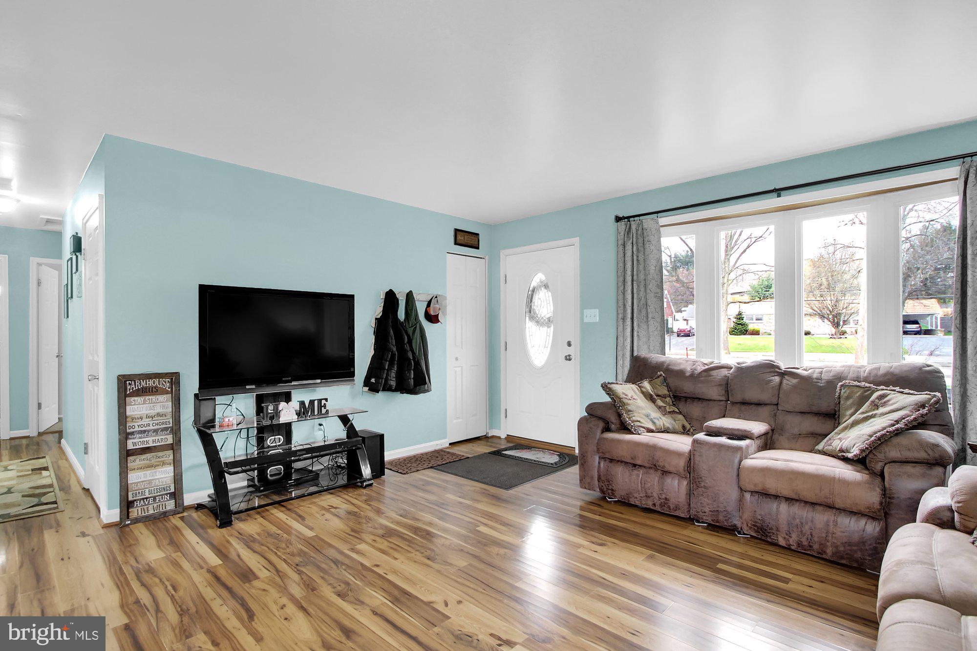 3270 Grandview Road Hanover, PA 17331 - Photo 5 of 30 Gallery Image 5