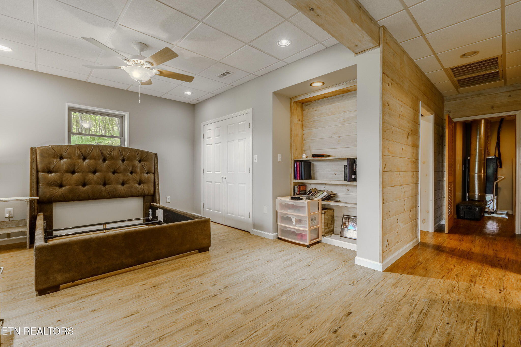 9703 Heiskell Road Heiskell, TN 37754 - Photo 5 of 56 26-web-or-mls-_DSC2156-HDR