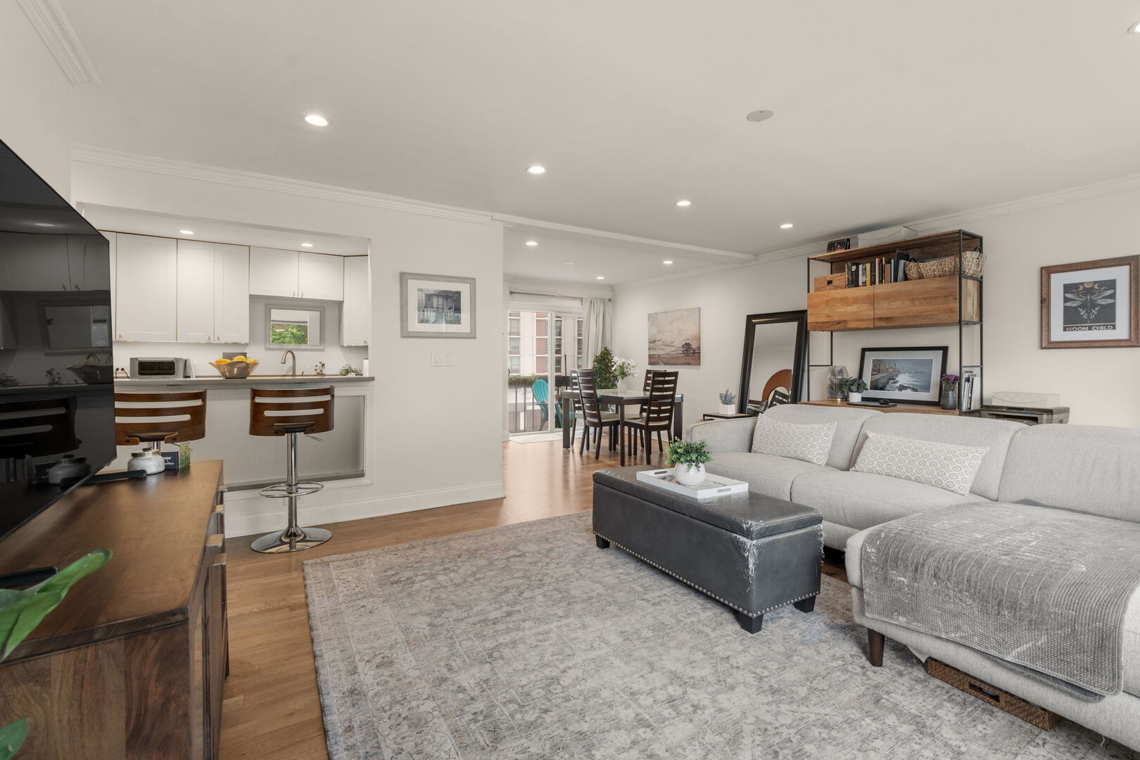 6121 North Sheridan Road, Unit 3A Chicago, IL 60660 - Photo 8 of 19