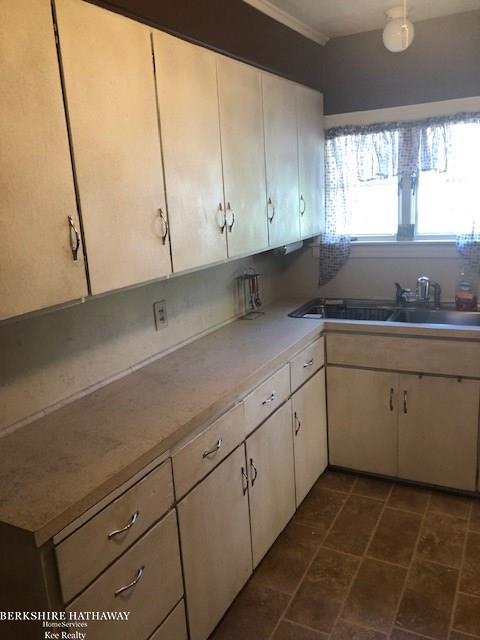 908 Fairview Avenue Rochester, MI 48307 - Photo 8 of 35 31386327-7.JPG