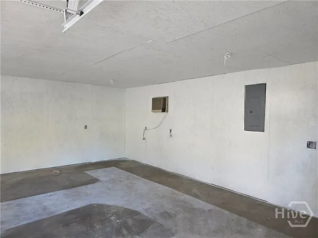 $2,300 | 203 River Oak Drive, Bloomingdale, GA 31302