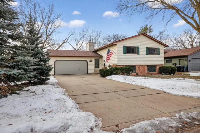 $365,000 | 2335 2nd Avenue Southwest, Rochester, MN 55902