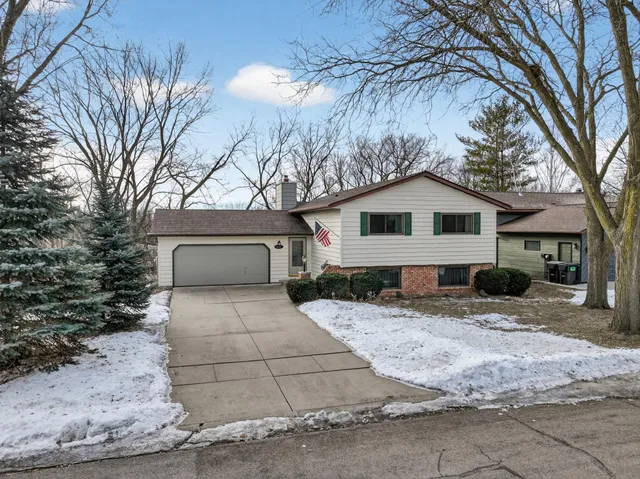 $365,000 | 2335 2nd Avenue Southwest, Rochester, MN 55902