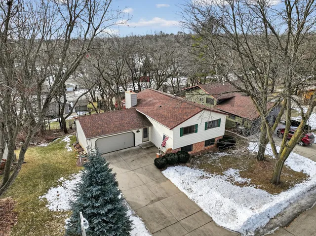 $365,000 | 2335 2nd Avenue Southwest, Rochester, MN 55902