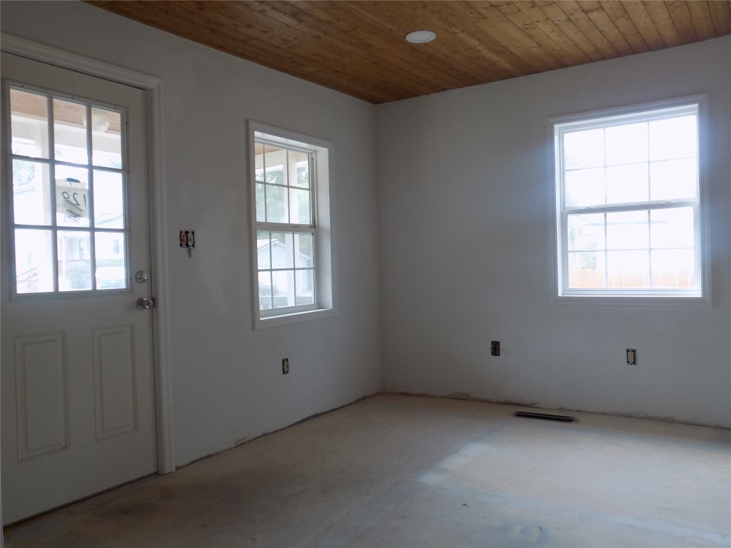 129 Kennedy Road Binghamton, NY 13901 - Photo 5 of 50 Gallery Image 5