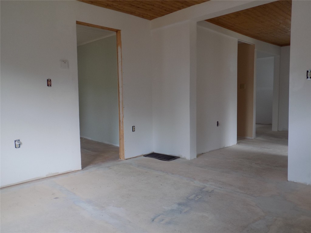 129 Kennedy Road Binghamton, NY 13901 - Photo 8 of 50 Gallery Image 8