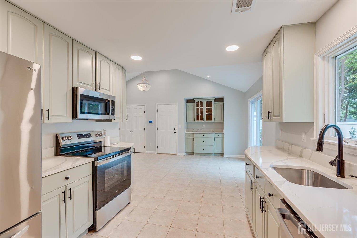 58 Pleasant Valley Road Old Bridge, NJ 08857 - Photo 13 of 33 Gallery Image 13