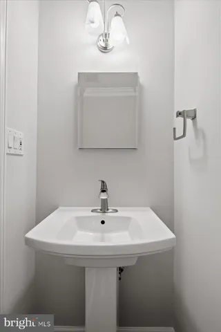 $525,000 | 1062 Knight Lane, Herndon, VA 20170