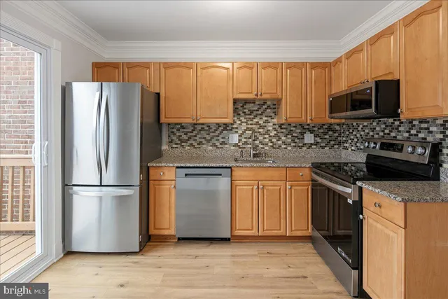 $525,000 | 1062 Knight Lane, Herndon, VA 20170