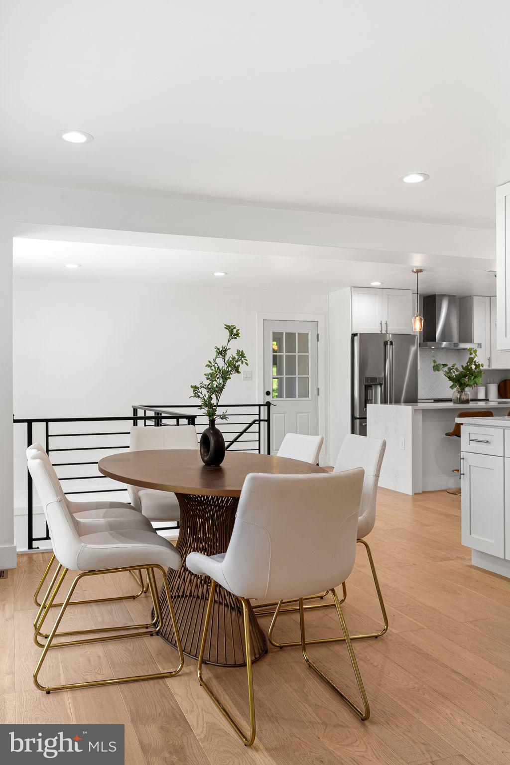 726 Darby Paoli Road Newtown Square, PA 19073 - Photo 22 of 55 a dinning room with a table and chairs