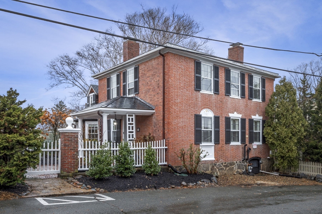 30 High Street Marblehead, MA 01945 - Photo 1 of 35 Gallery Image 1