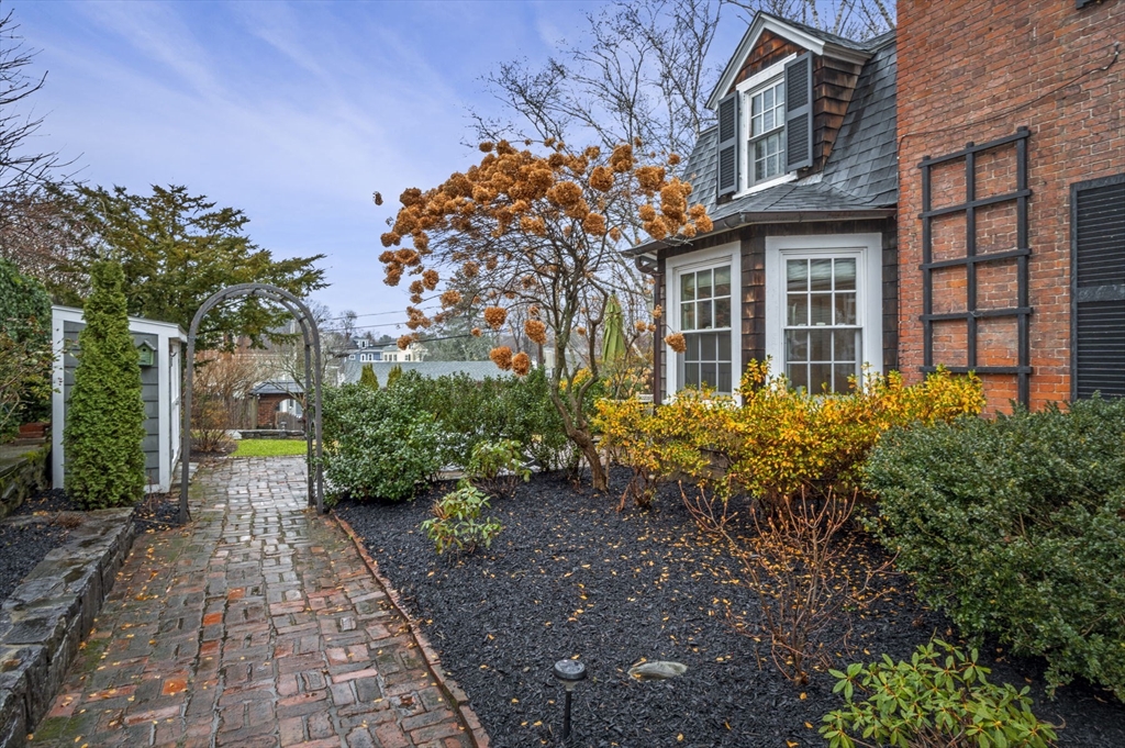 30 High Street Marblehead, MA 01945 - Photo 3 of 35 Gallery Image 3
