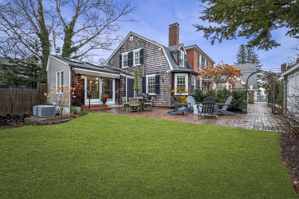 30 High Street Marblehead, MA 01945 - Photo 4 of 35 Gallery Image 4