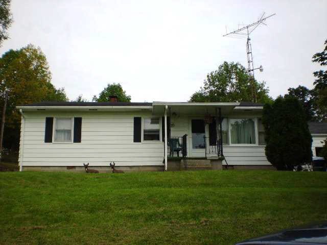 11825 Charles Road Hagerstown, IN 47346 - Photo 8 of 12