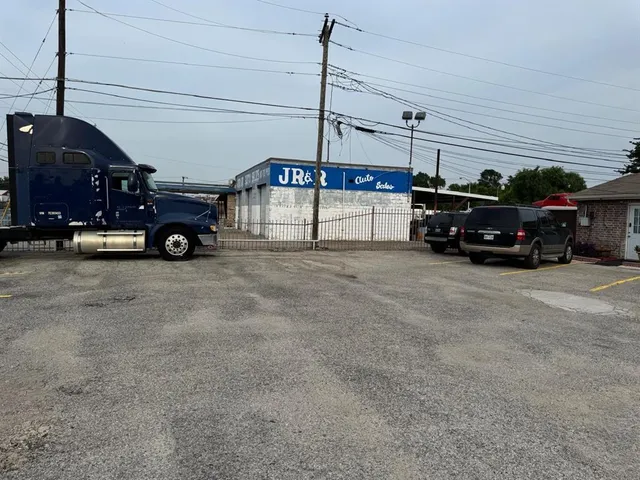 $450,000 | 2340 North Chandler Drive East, Fort Worth, TX 76111