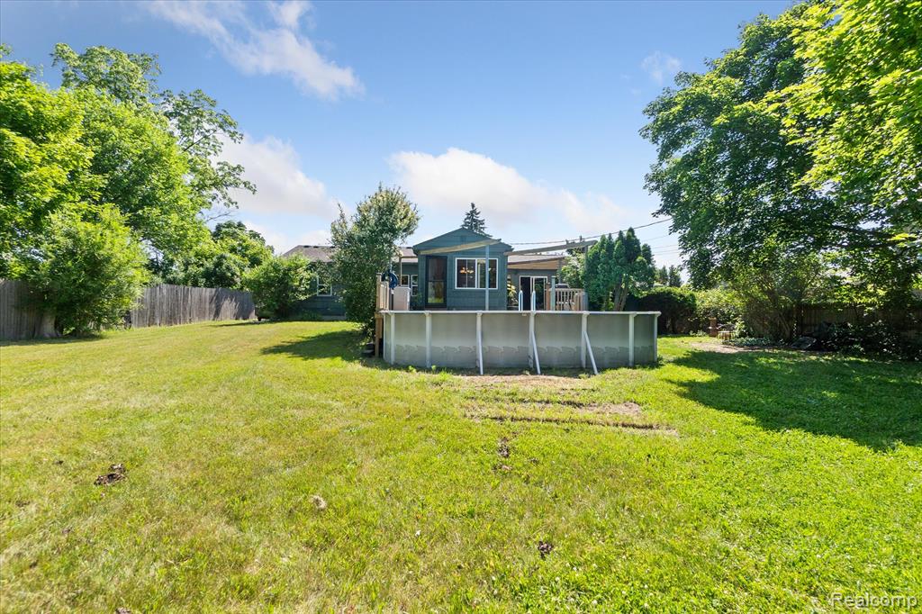 265 Airport Road Waterford, MI 48327 - Photo 42 of 47 Gallery Image 42