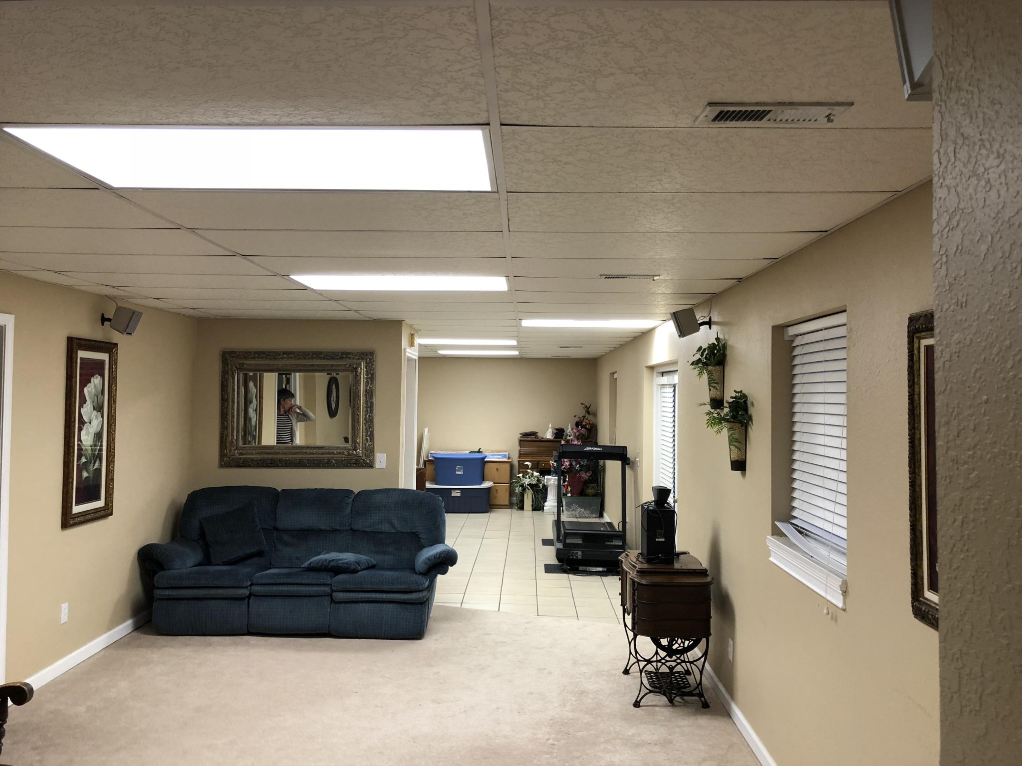 13711 Vonore Road Loudon, TN 37774 - Photo 28 of 34 a living room with furniture and a flat screen tv