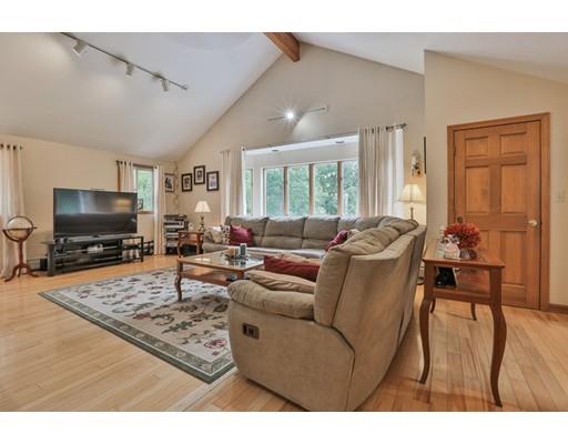 5 Grandview Road Methuen, MA 01844 - Photo 4 of 28 Gallery Image 4
