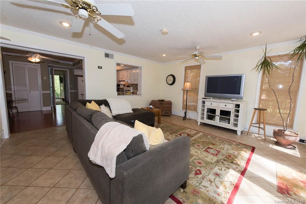 11218 Winding Way Road, Unit 2 Charlotte, NC 28226 - Photo 11 of 24 Gallery Image 11