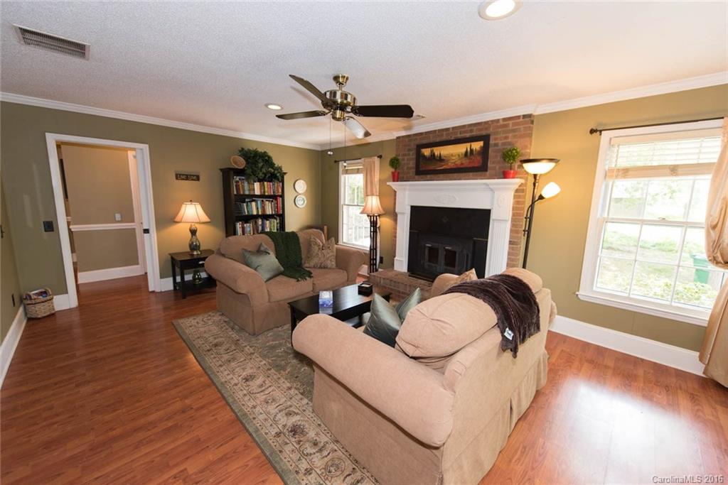 11218 Winding Way Road, Unit 2 Charlotte, NC 28226 - Photo 3 of 24 Gallery Image 3