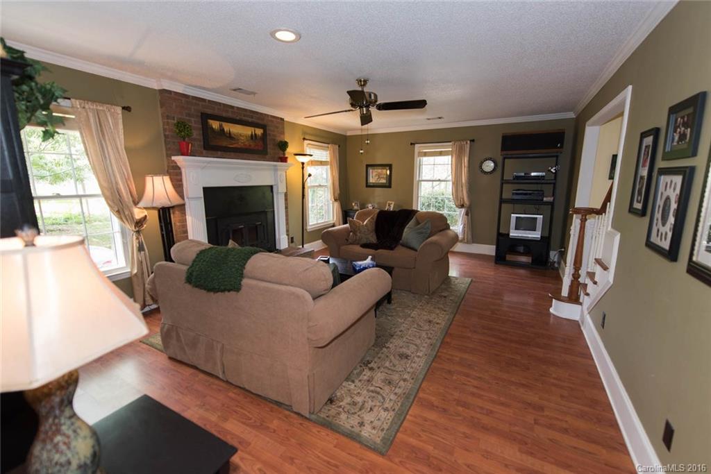 11218 Winding Way Road, Unit 2 Charlotte, NC 28226 - Photo 4 of 24 Gallery Image 4