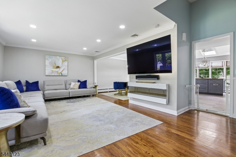 22 Woodhaven Road Parsippany, NJ 07054 - Photo 13 of 49