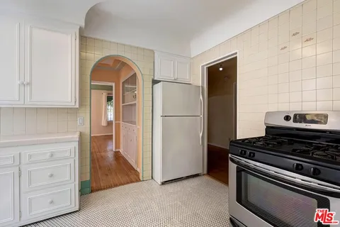 $1,795,000 | 7932 Blackburn Avenue, Los Angeles, CA 90048