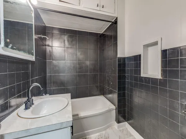 $2,000 | 8822 San Benito Way, Dallas, TX 75218