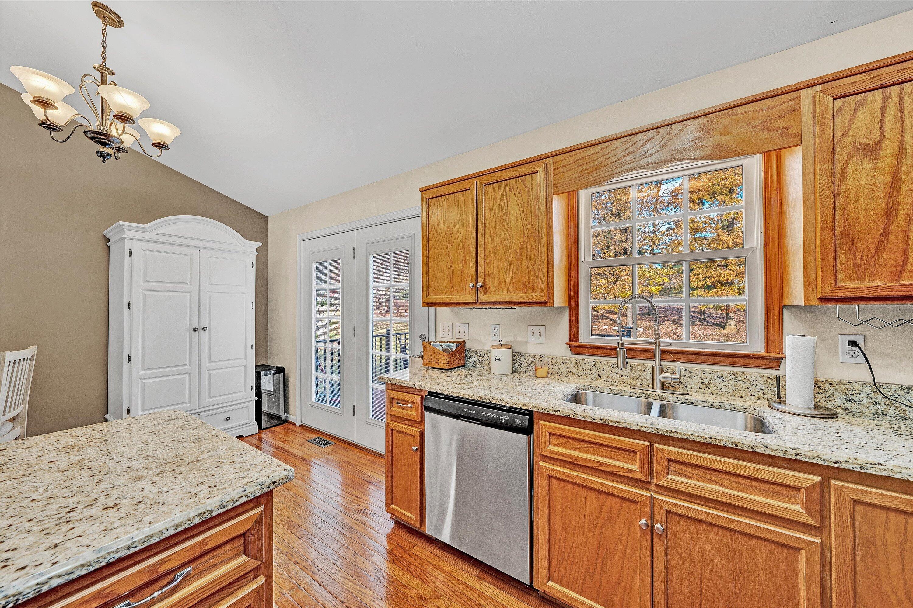 826 Coyner Springs Road Roanoke, VA 24012 - Photo 14 of 37 15-DSC00503