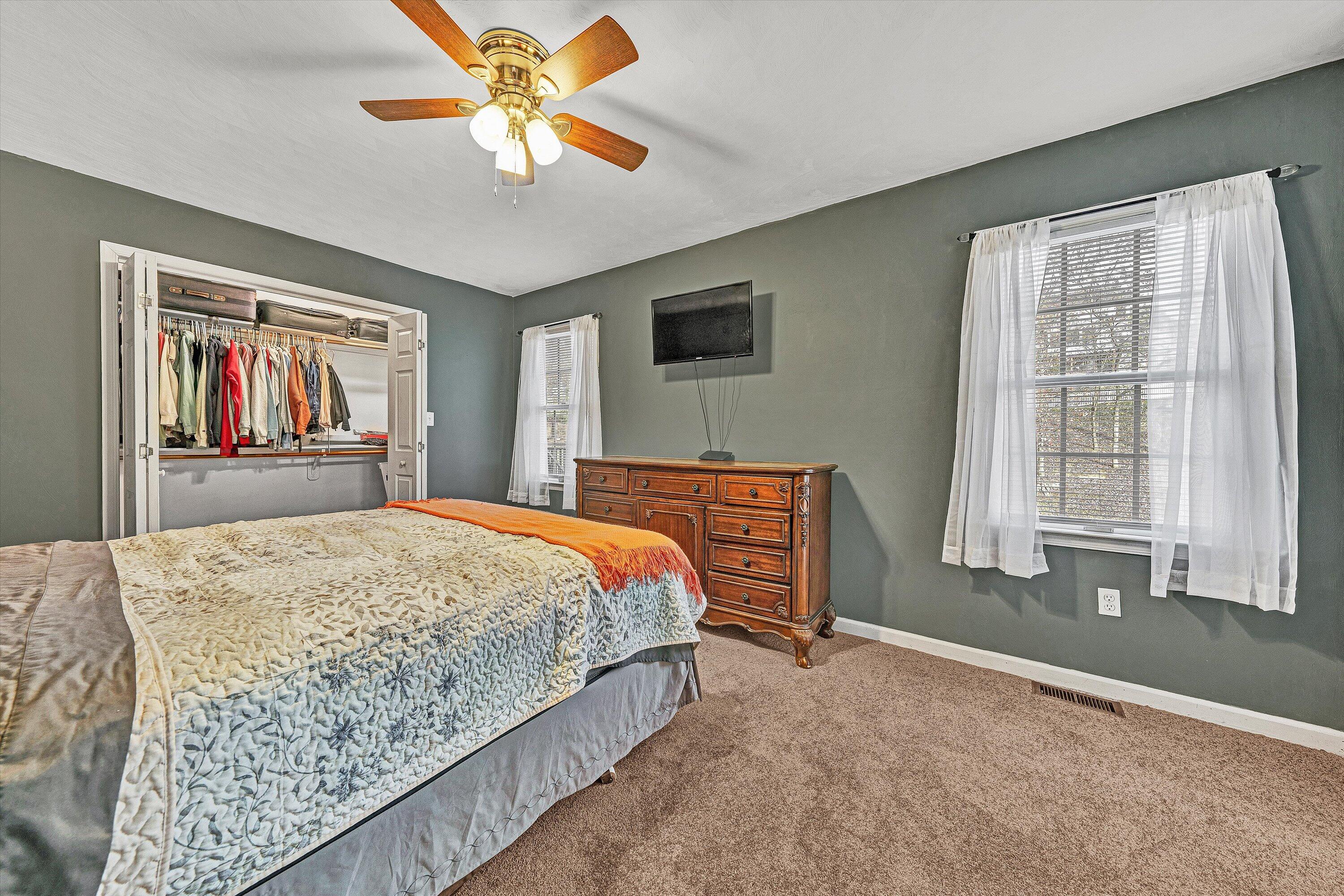 826 Coyner Springs Road Roanoke, VA 24012 - Photo 16 of 37 20-DSC00518