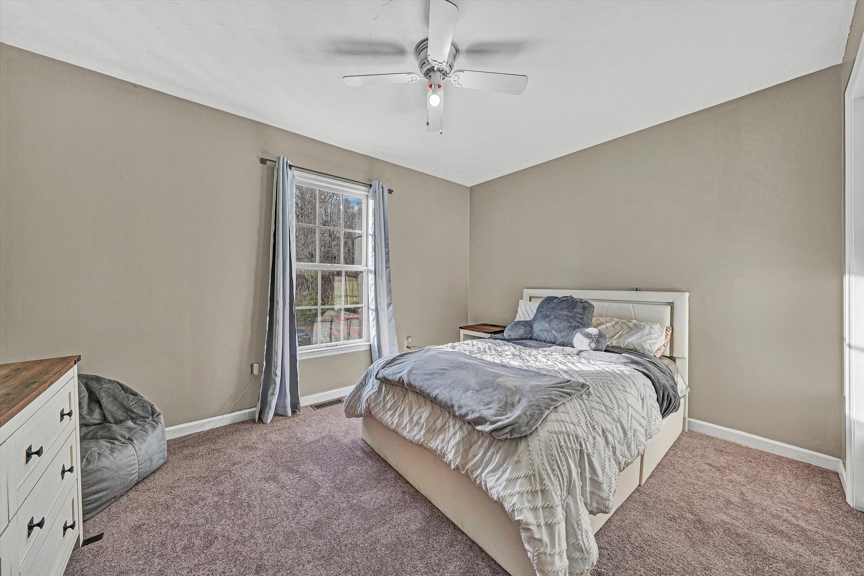 826 Coyner Springs Road Roanoke, VA 24012 - Photo 19 of 37 17-DSC00509