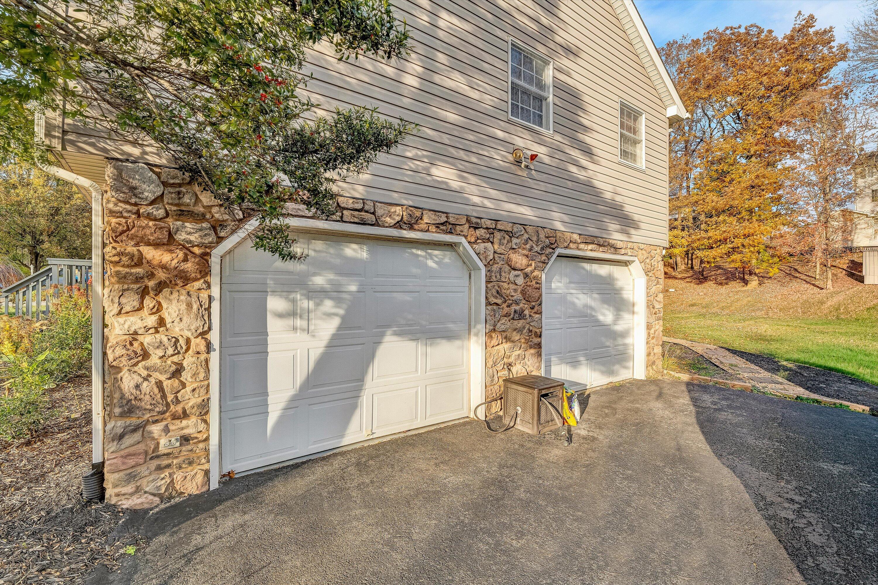 826 Coyner Springs Road Roanoke, VA 24012 - Photo 28 of 37 29-DSC00560