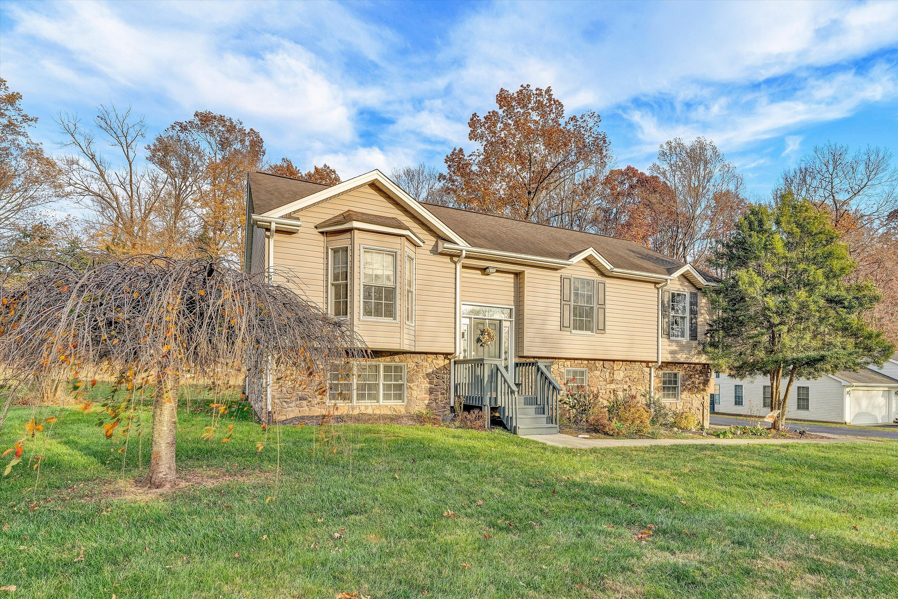 826 Coyner Springs Road Roanoke, VA 24012 - Photo 3 of 37 03-DSC00551