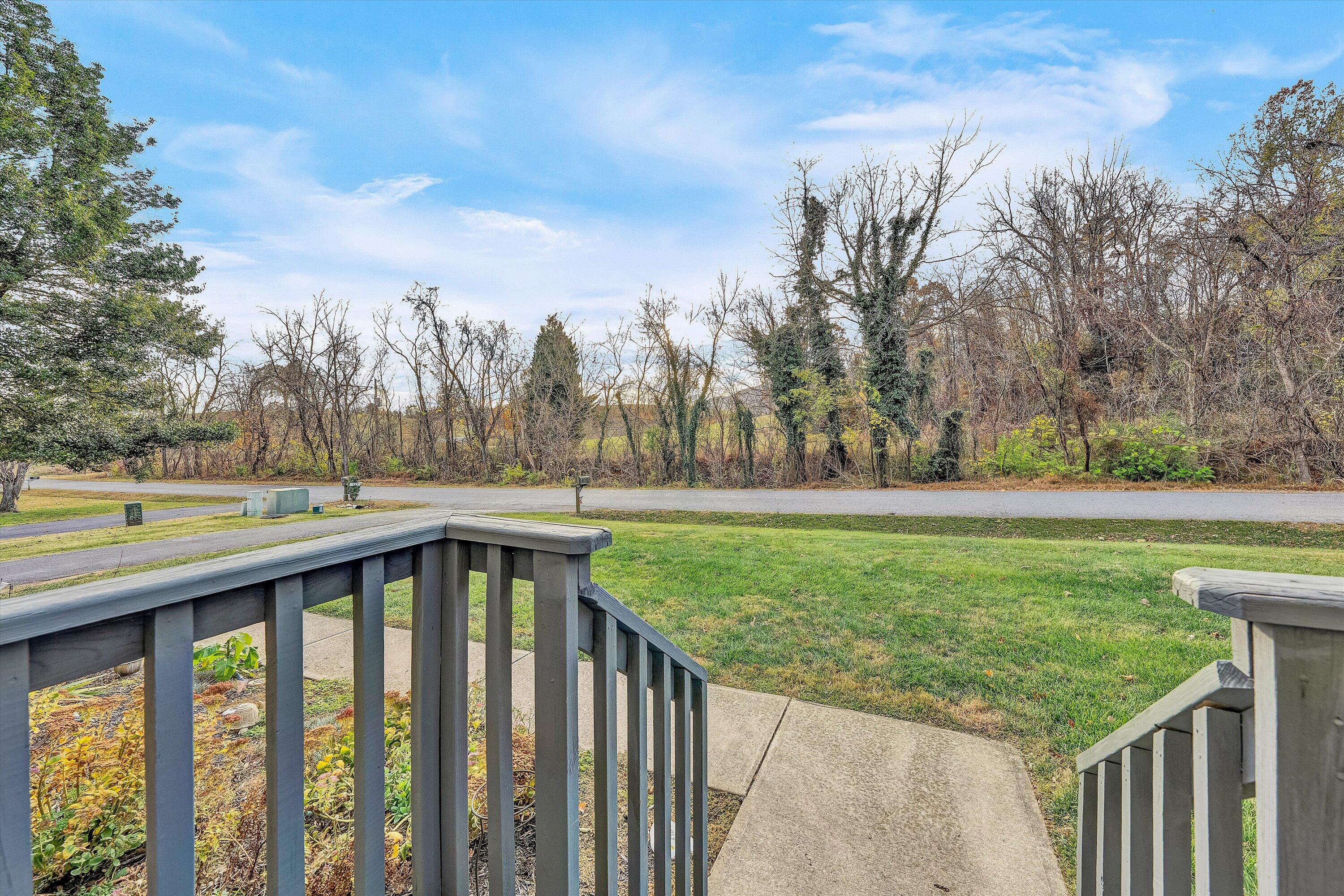 826 Coyner Springs Road Roanoke, VA 24012 - Photo 5 of 37 05-DSC00545