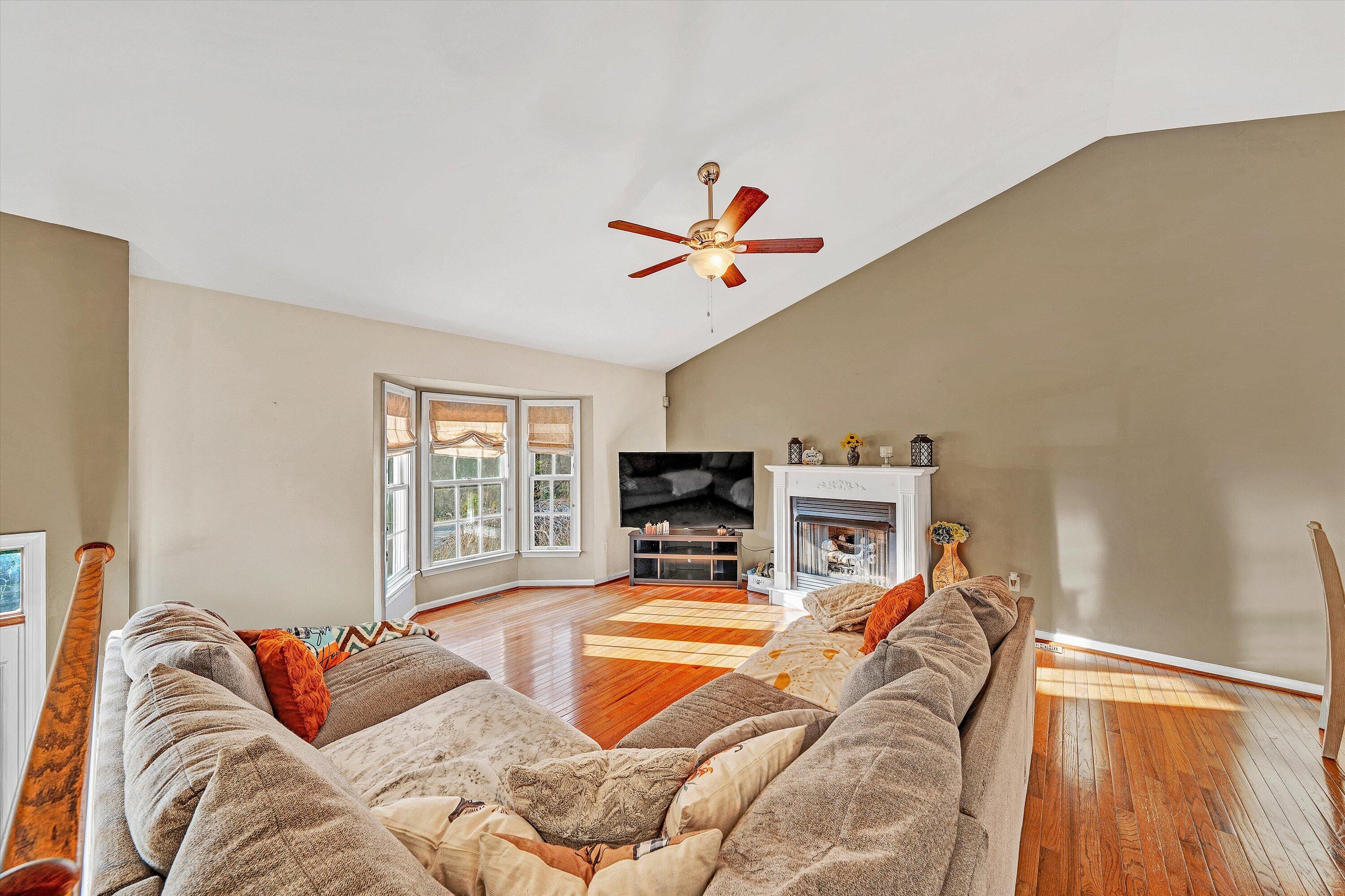 826 Coyner Springs Road Roanoke, VA 24012 - Photo 6 of 37 07-DSC00482