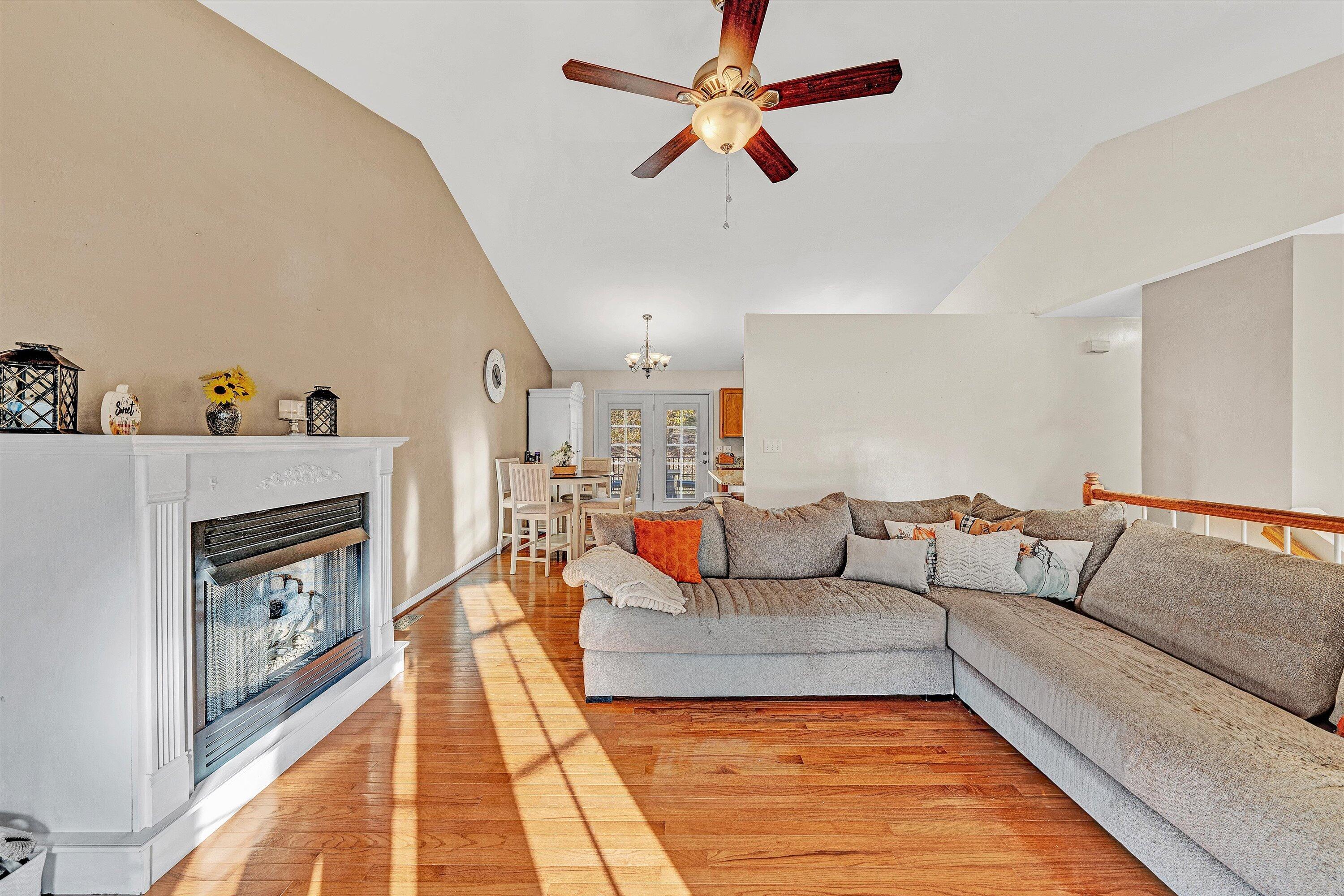 826 Coyner Springs Road Roanoke, VA 24012 - Photo 8 of 37 09-DSC00485