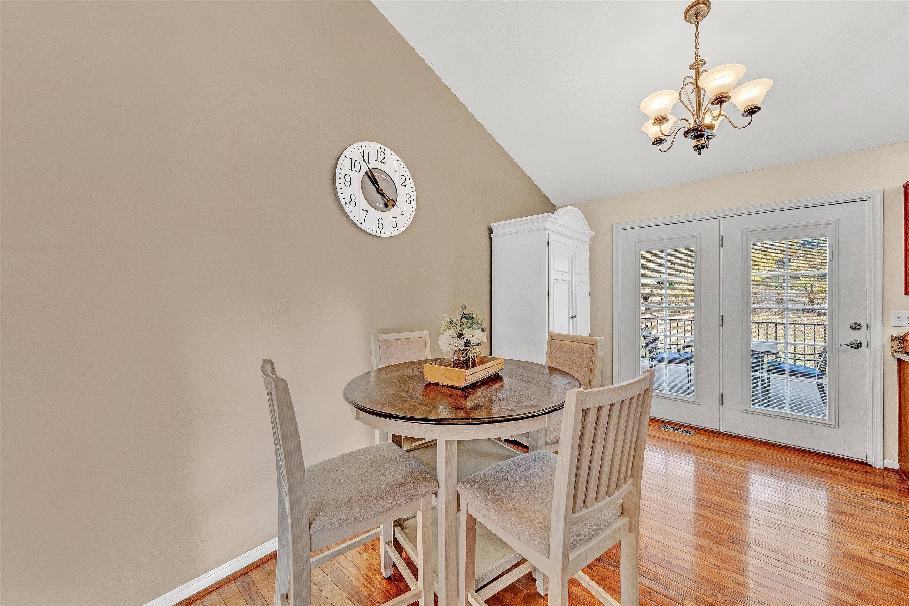 826 Coyner Springs Road Roanoke, VA 24012 - Photo 9 of 37 10-DSC00491