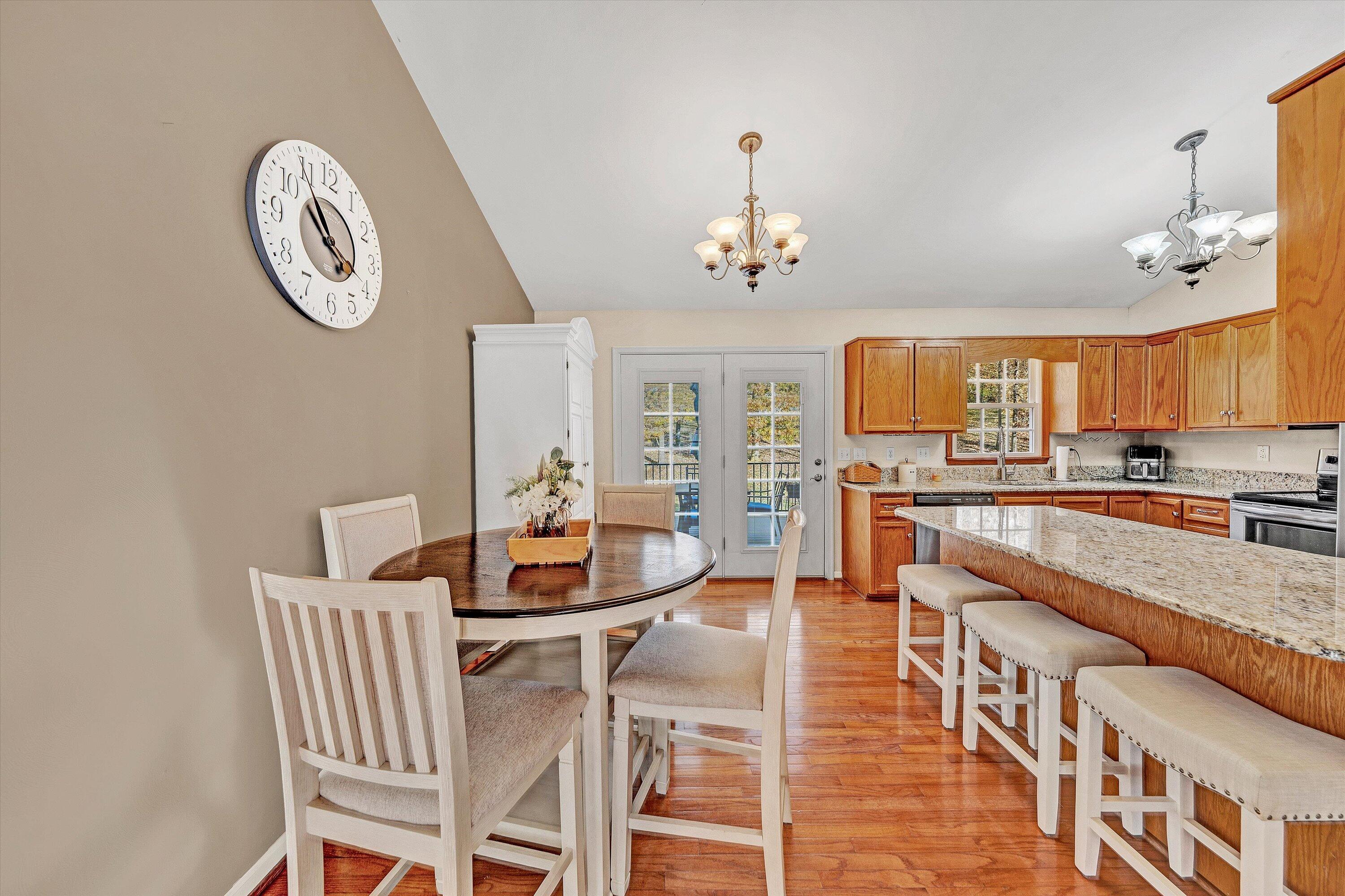 826 Coyner Springs Road Roanoke, VA 24012 - Photo 10 of 37 11-DSC00488