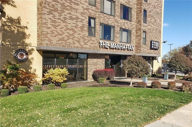 $114,000 | 700 East 8th Street, Unit 9L, Kansas City, MO 64106