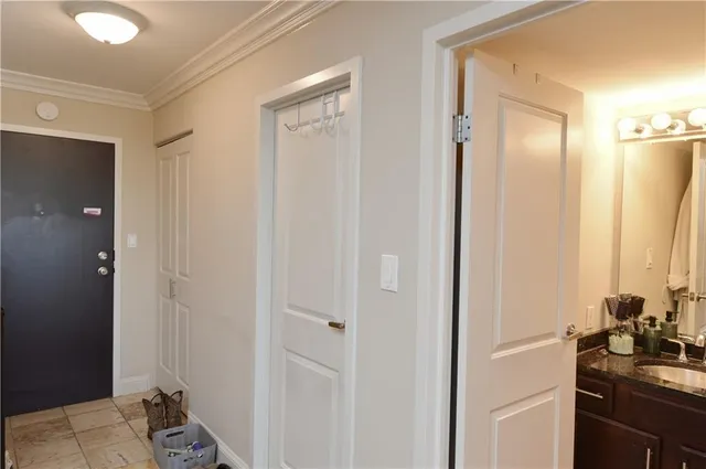 $114,000 | 700 East 8th Street, Unit 9L, Kansas City, MO 64106