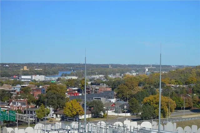 $114,000 | 700 East 8th Street, Unit 9L, Kansas City, MO 64106